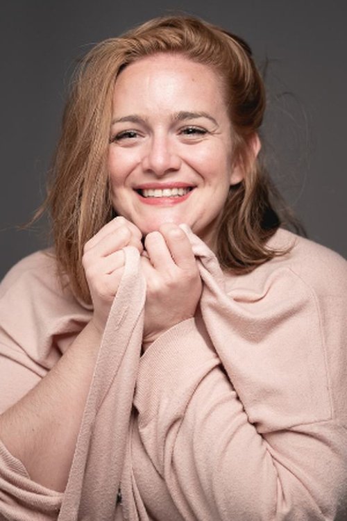 Esperanza Guardado as Mari Carmen