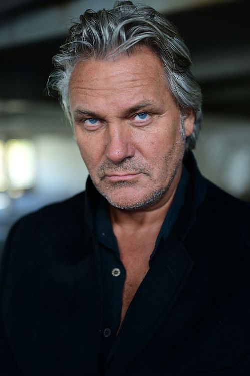 Mario Pokatzky as Bernd Richter