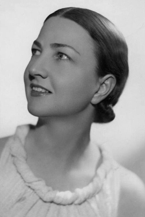 Eula Guy as Miss Vera Mercer (uncredited)