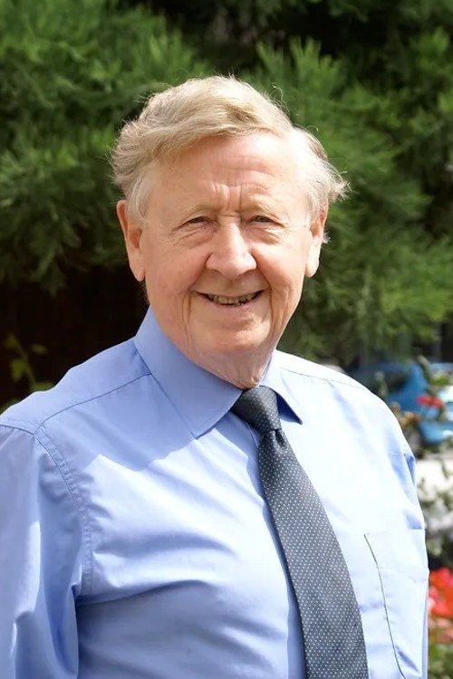 Bernard Atha as Social Security Man