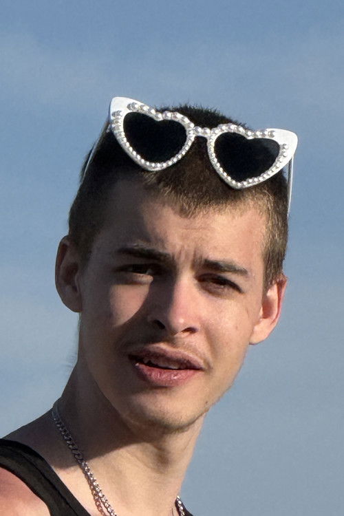 Thibaut Storti as Coke addict