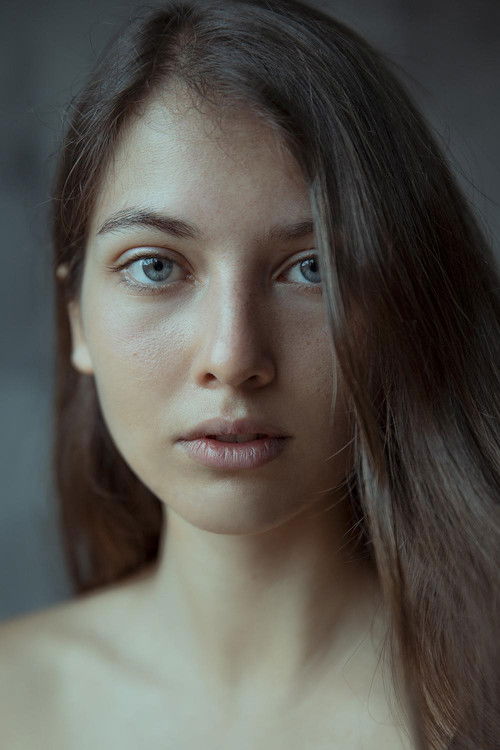 Josefine Winkler as Woman