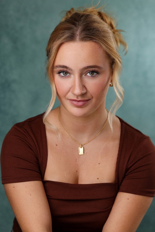 Sophie-Jo Beman as Sadie