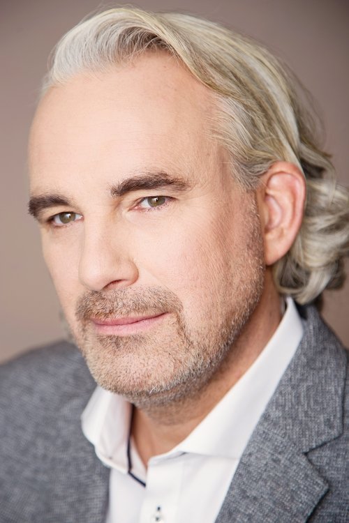 Michel Vallières as 