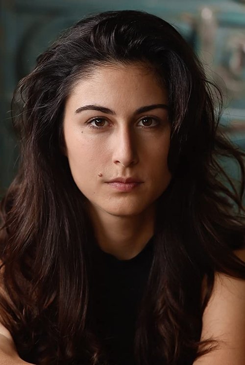 Katelyn Farrugia as Lynn