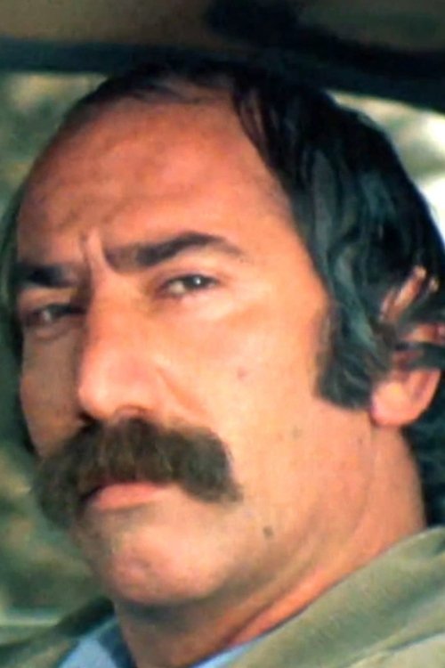 Settimio Scacco as Convict on the Roof (uncredited)