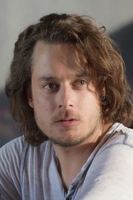 Sándor Lukács as Javier