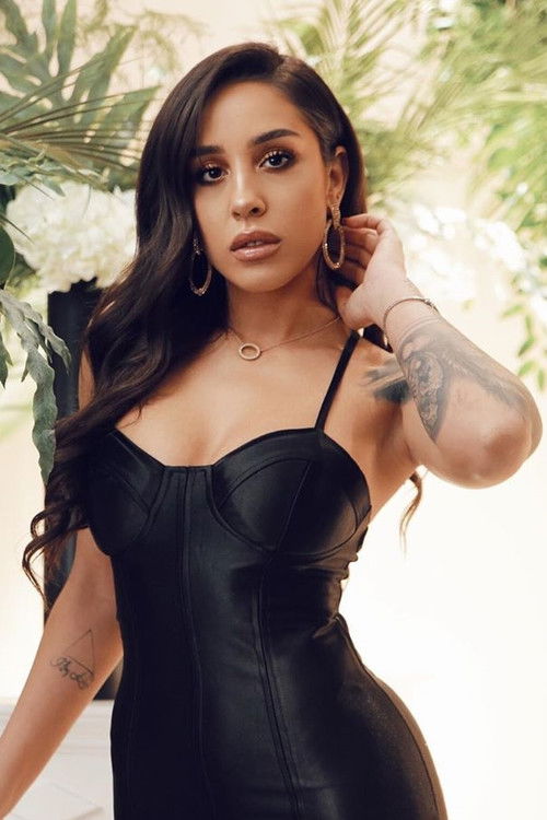 Cristina Ștefania Codreanu as Cleo