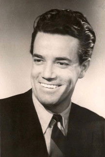 Henri Betti as Pianist