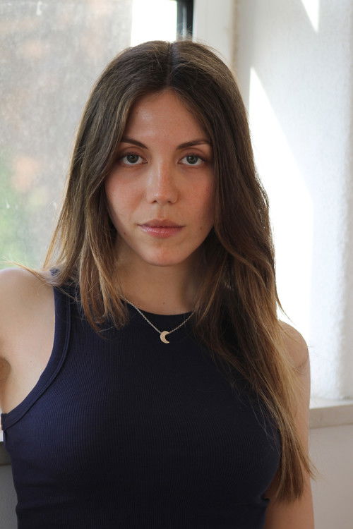 Sofia Nogueiro as Leonor