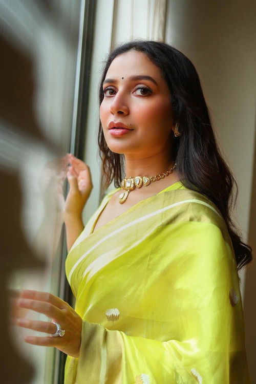 Subhashree Ganguly as Munni