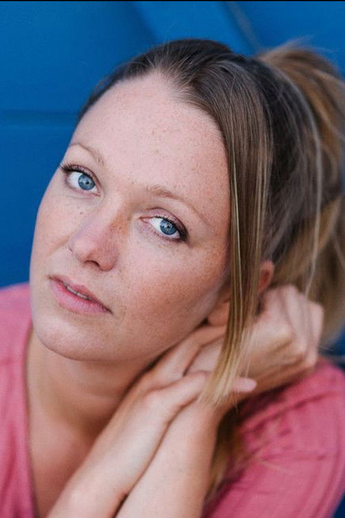 Lisa Sexl as Supervisor Assistant