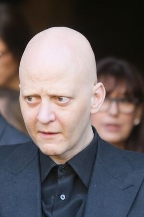 Ali Mahdavi as Auric