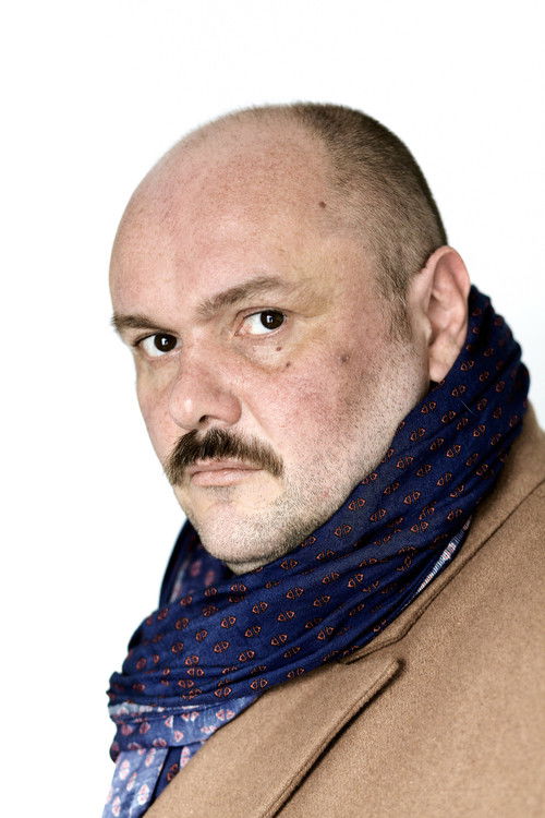 Benjamin Georjon as Jail Robber 1