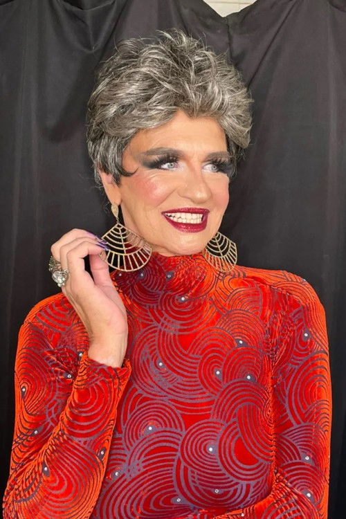 Kika Medina as Ela mesma