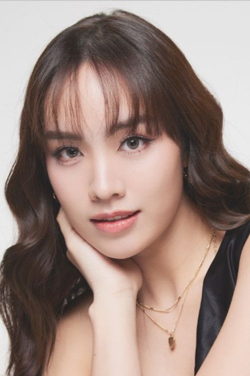 Fung Nannapas Pattanapasai as Mon