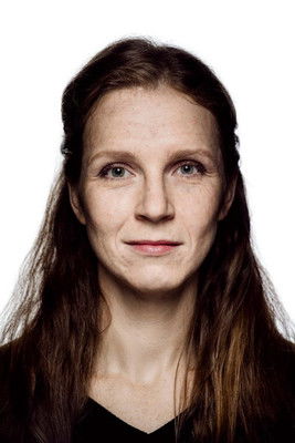 Matylda Podfilipska as Young Sailor's Girlfriend