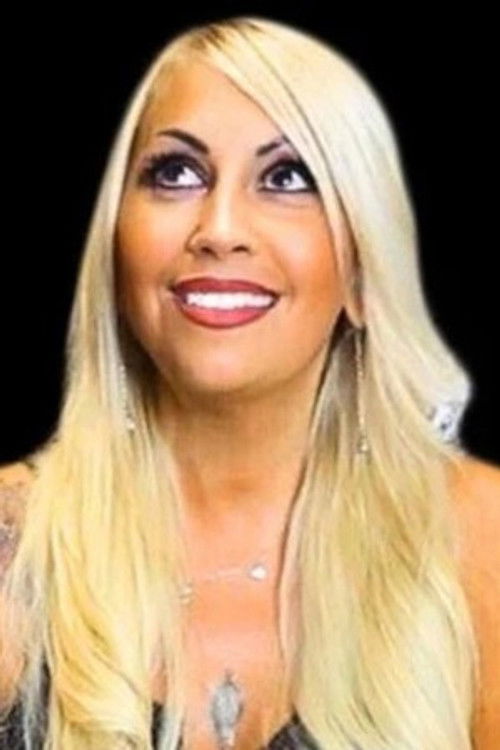 Déborah Benisty as Médium