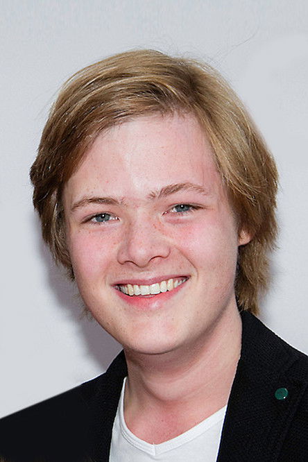 Stefan Collier as Michael