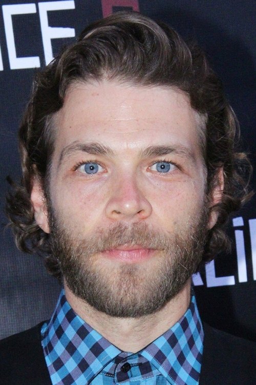 Juan Riedinger as Joe Davenport