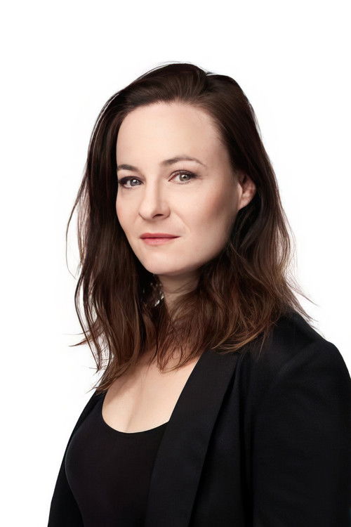 Isabela Smečková-Bencová as Elena Dvorová