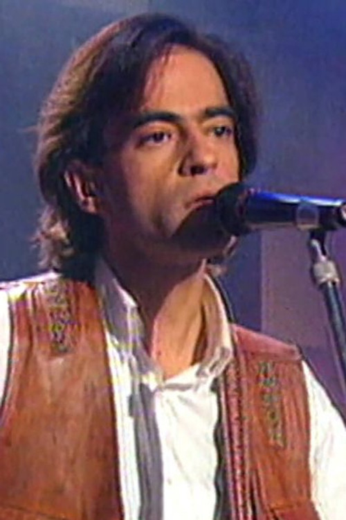 Enrique Urquijo as Self