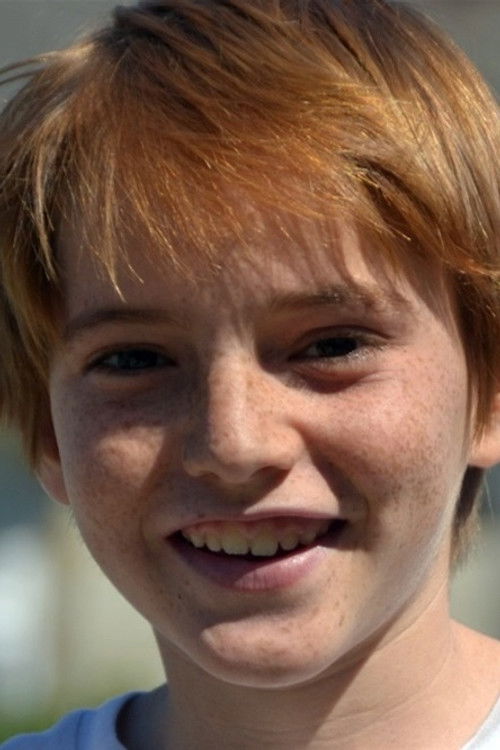 Mathieu Torloting as Romain, son of Laurent