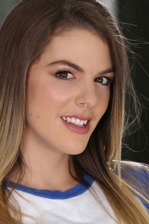 Kendra Lynn as Bar Girl