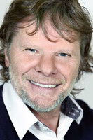 Raphaël Boyes as Gas station attendant