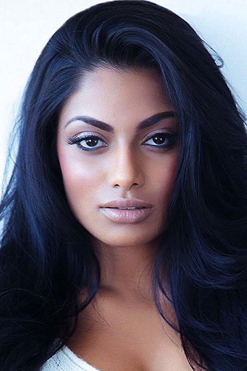 Chandrika Ravi as Special Appearance in song "Dhinak Tha Kasak Ro"