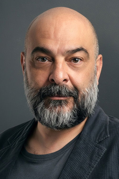 Murat Daltaban as Ercüment