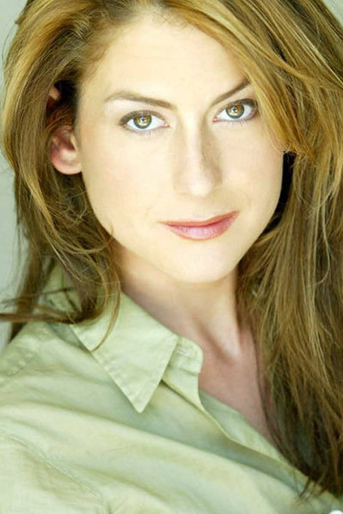 Sylvia Milu as Wendy