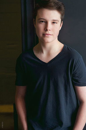 Dimitri Komocsi as Young Shea
