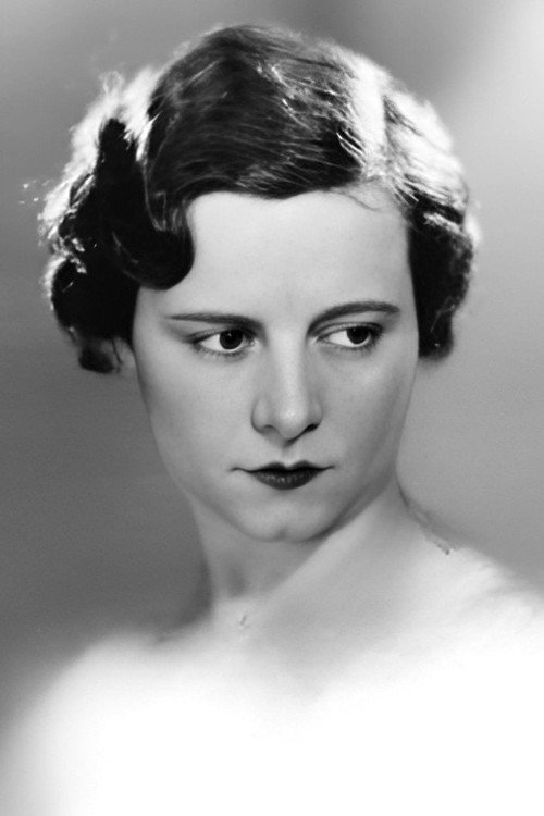 Marcelle Hainia as Dowager