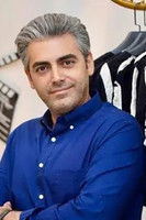 Mohammadreza Rahbari as Reza