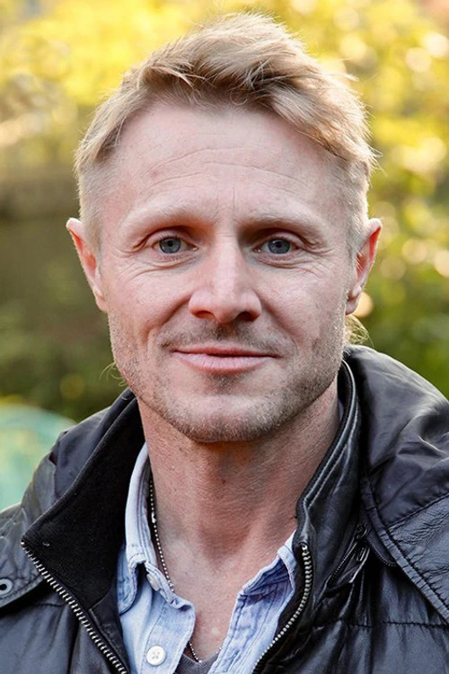 Cameron Nugent as Warren