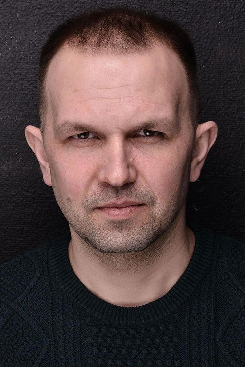 Sergey Intyakov as Юрий Суслов