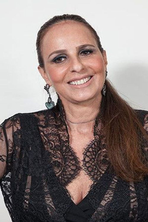 Fernanda Chamma as Judge