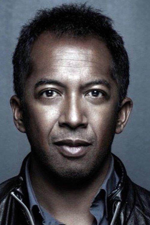 Hervé Rakotofiringa as Laurent Chakravarty