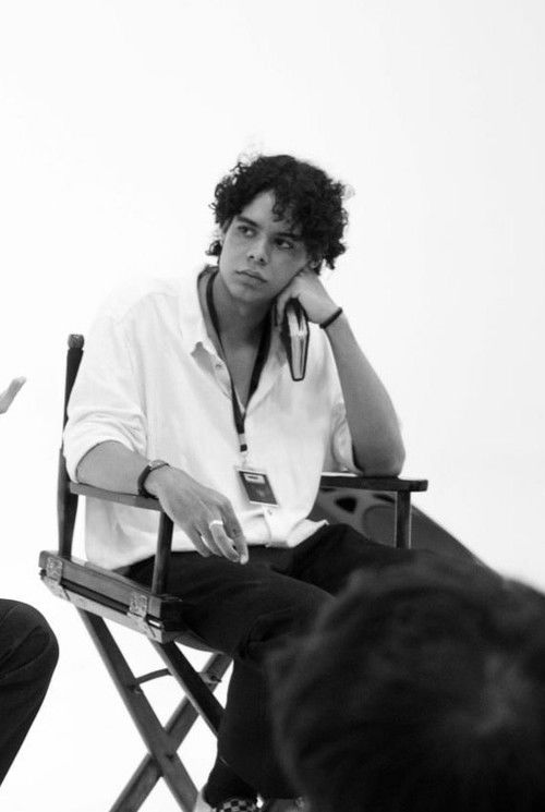 Santiago Martín Colina as Santiago