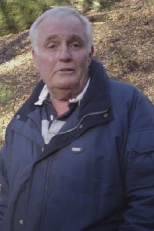 Les Davies as Himself