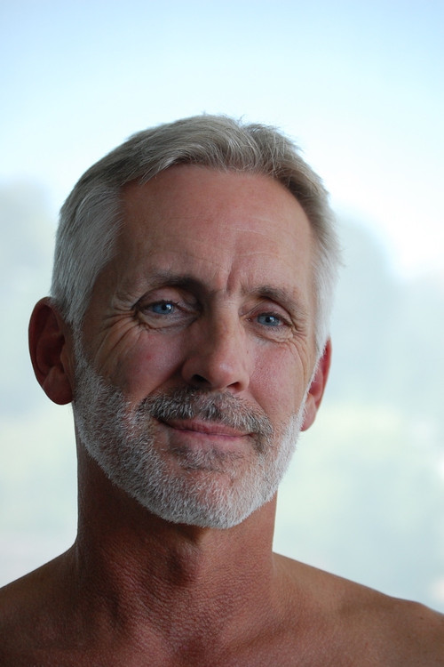 Ivan Bohman as Bob, Man at Dinner 1