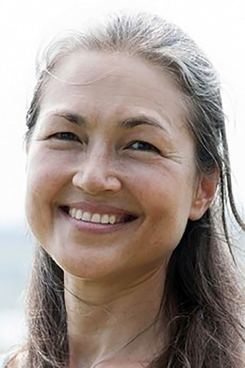 Julia Yermakov as Eleanor