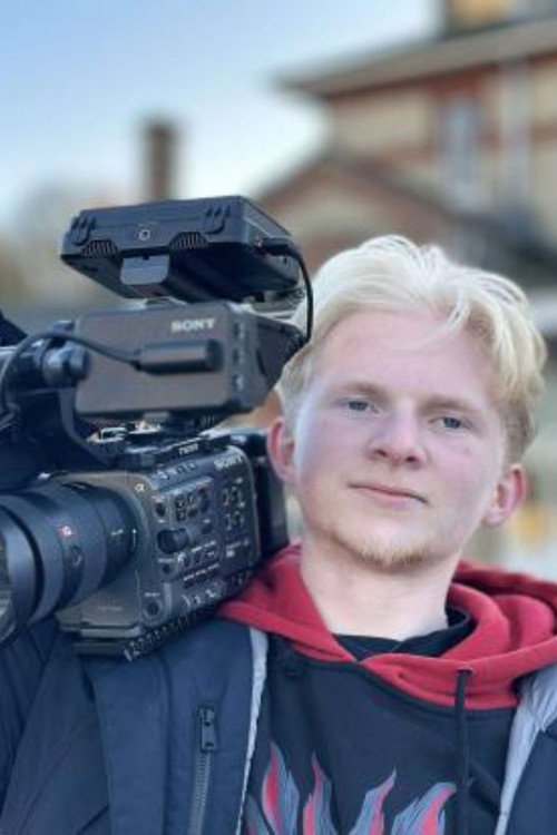 Lucas Hartopp as Self