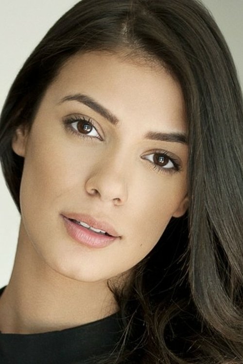 Laysla De Oliveira as Paula Ferreira