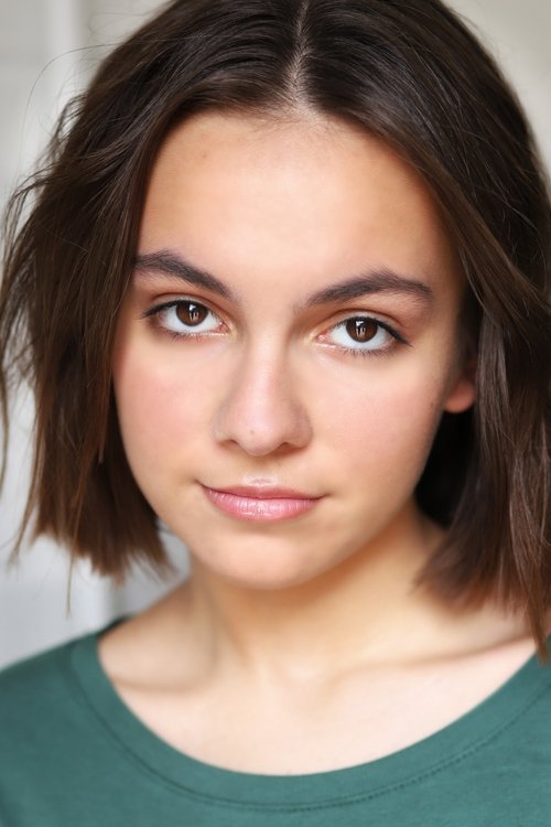 Isabel Gameros as Amy