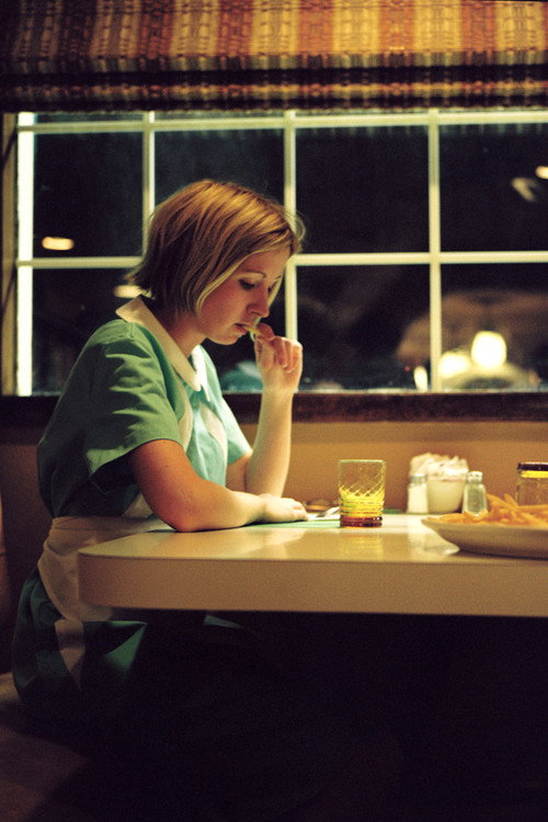 Phoebe Reilly as Nannette