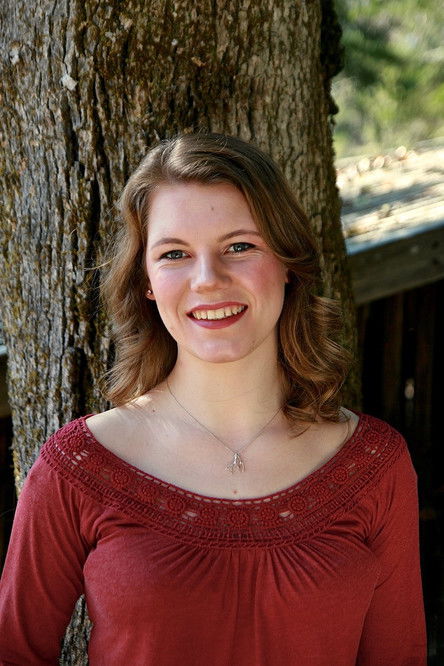 Agatha Robinson as Abigail Colfax