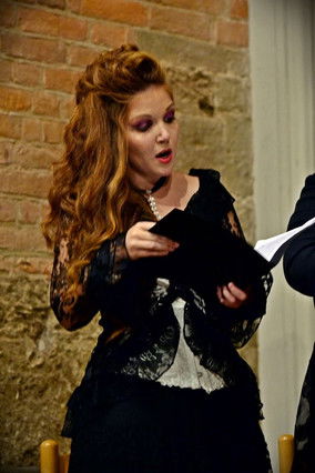 Martina Barreca as Opera singer