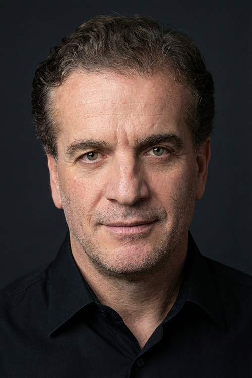 Murat Cemcir as Çetin